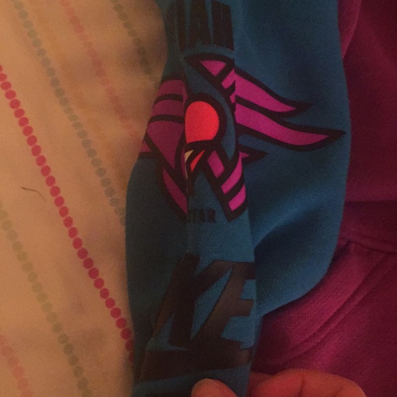 Limited edition Nike jacket - Picture 2 of 3